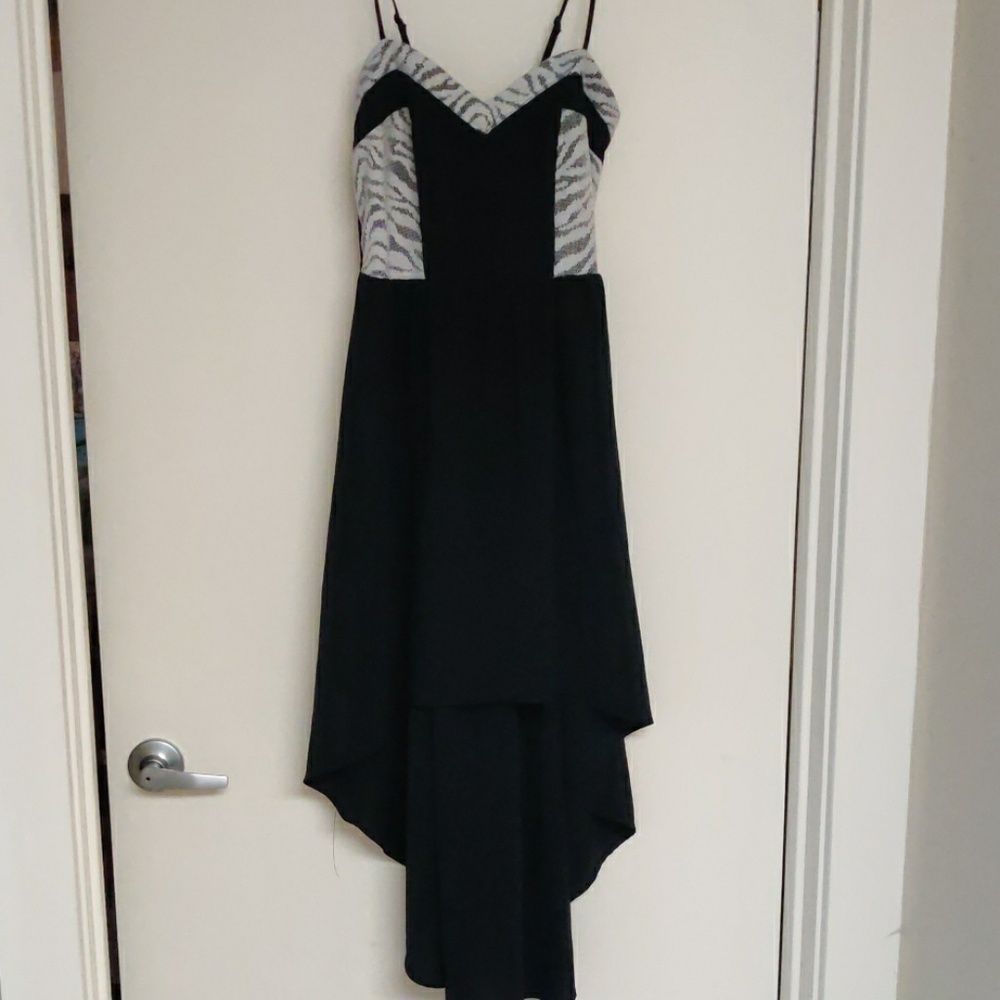 Beautiful Black High-Low Dress w White Lace Accent